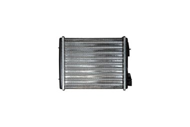 Beyaz arka plan üzerinde izole araba radyatör ısıtıcı. araba parçaları