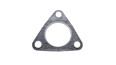 Egzoz sistemi için otomotiv contası beyaz arka planda izole edilmiş. Yedek parçalar.