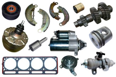 Beyaz arka planda yedek parça arabası var. Mağaza veya sonraki pazar için pek çok izole öge ile ayarla.