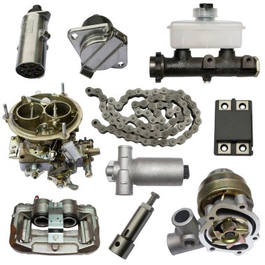 Beyaz arka planda yedek parça arabası var. Mağaza veya sonraki pazar için pek çok izole öge ile ayarla.