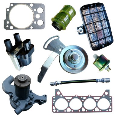 Beyaz arka planda yedek parça arabası var. Mağaza veya sonraki pazar için pek çok izole öge ile ayarla