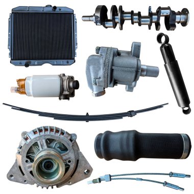 Beyaz arka planda yedek parça arabası var. Mağaza veya sonraki pazar için pek çok izole öge ile ayarla