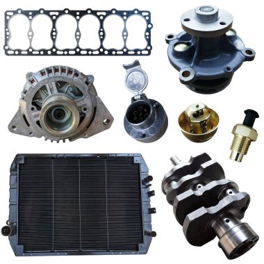 Beyaz arka planda yedek parça arabası var. Mağaza veya sonraki pazar için pek çok izole öge ile ayarla