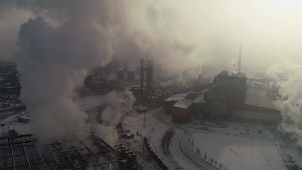 Průmyslová Zóna Potrubí Větších Hustý Bílý Kouř Sype Factory Kanálu — Stock video