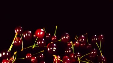 Kiraz Close-Up havada döner