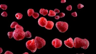 Ahududu anında siyah bir arka plan