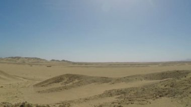 Dump plastic trash on the side of the road