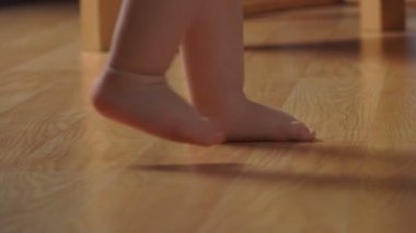 Çok küçük bacakların yakın çekim