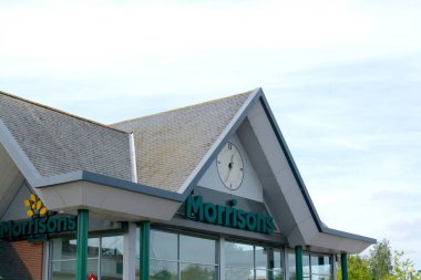 Dereham, İngiltere - 4 Ağustos 2018: Morrison süpermarket ön girişi, station road, Dereham, Norfolk, İngiltere 