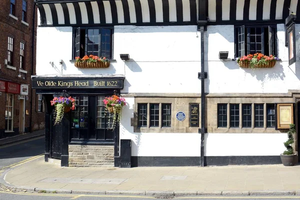 Chester, İngiltere - 19 Temmuz 2018: Ye olde kings head 1622 inşa, pub görünümü alt üzerinde dışında köprü street, Chester, Cheshire, İngiltere 