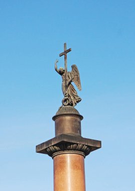 Melek heykeli Alexandr sütun Palace Square St. Petersburg, Mayıs 2018 - Rusya - 1834 yılında kurulan eski tarihi anıt üzerinde üst
