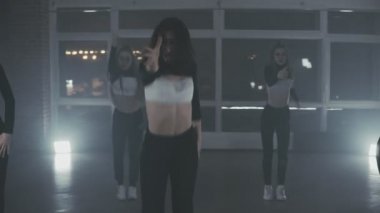 Mutlu dans eden kadın. Dumanlı karanlık Studio funky hip hop zevk kız taşı
