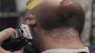 Profesyonel tıraş adam sakallı. Kuaför tıraş sakal tıraş