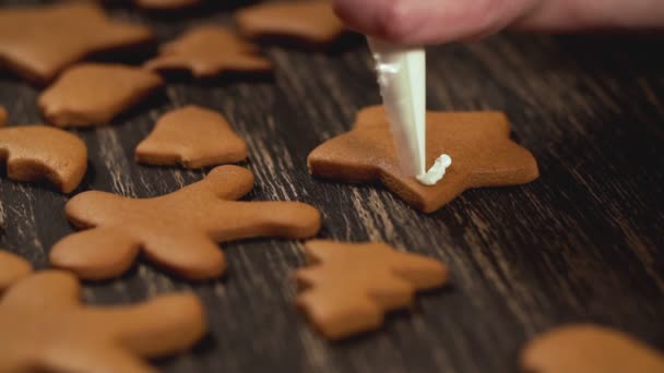 Detail zdobení domácí perník hvězda. Kulinářské koncepce — Stock video