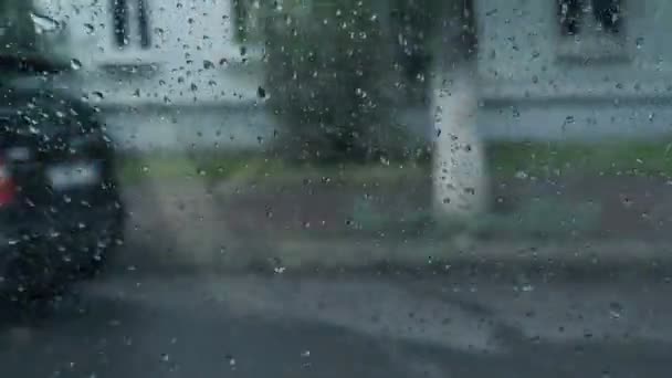 Gotas Lluvia Vidrio Del Coche Ventana Exterior Durante Conducción Primer — Vídeos de Stock