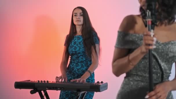 Woman Playing Synthesizer Woman Touches Fingers Piano Keyboards Stylish Girl — Stock Video