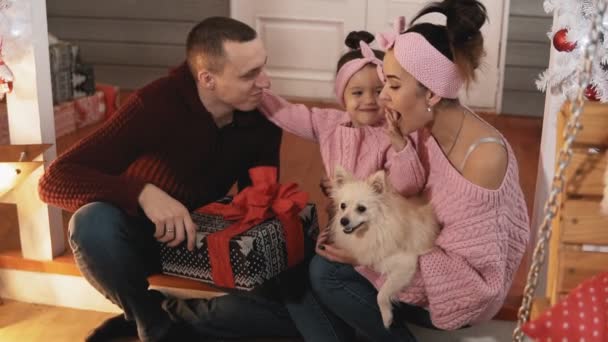 Young Family Pullovers Hugging Christmas Day Happy Family Concept Smiling — Stock Video