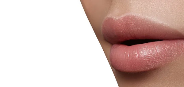 Γκρο Πλαν Τέλεια Φυσικά Χείλη Μακιγιάζ Όμορφο Θηλυκό Στόμα Σέξι — Φωτογραφία Αρχείου