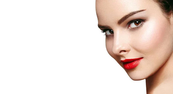 Beau Modèle Avec Maquillage Des Lèvres Mode Gros Plan Portrait — Photo