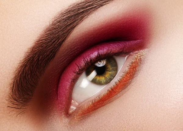 Bellezza Primo Piano Beautiful Female Eye Festeggia Trucco Moda Con — Foto Stock