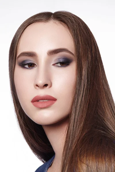Hermosa Mujer Con Maquillaje Profesional Celebra Maquillaje Ojos Estilo Cejas —  Fotos de Stock
