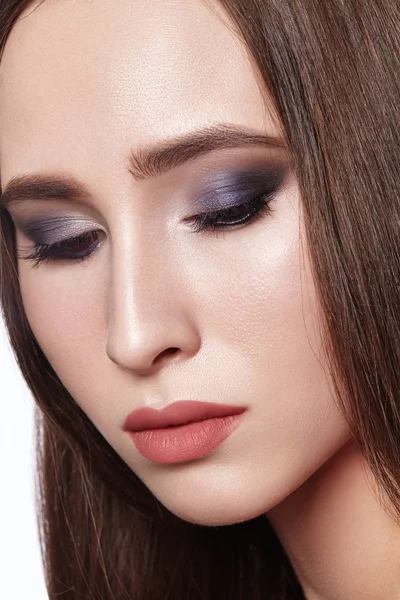 Hermosa Mujer Con Maquillaje Ojos Profesional Celebra Maquillaje Style Smoky — Foto de Stock