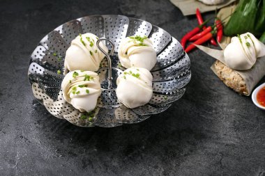 Çin stili köfte chives ile