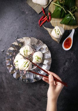 Çin stili köfte chives ile