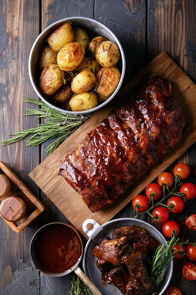 Costillas caseras de cerdo y ternera —  Fotos de Stock