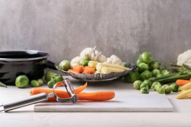 Taze yeşillikleri pişirmeye hazır