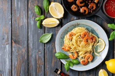 Kızarmış karides karides İtalyan spagetti makarna