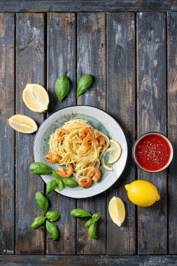 Kızarmış karides karides İtalyan spagetti makarna