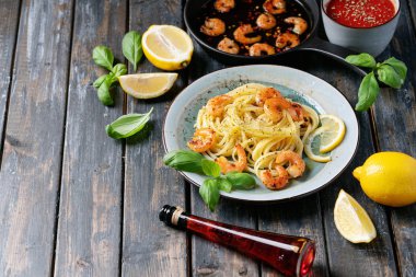 Kızarmış karides karides İtalyan spagetti makarna