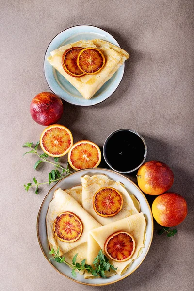 ブラッドオレンジの自家製パンケーキ — ストック写真