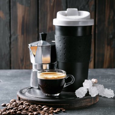 Bir fincan espresso.