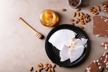 Geleneksel İspanyol şeker turron