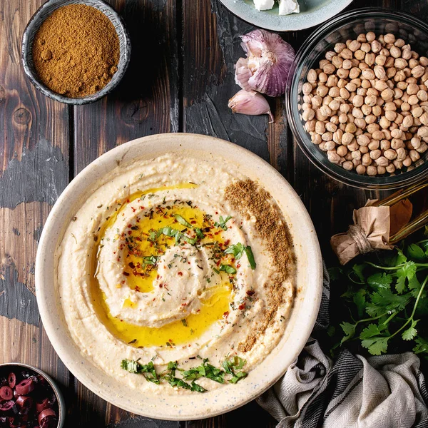 Hummus med olivolja och mald spiskummin — Stockfoto