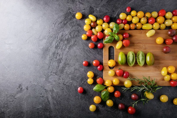 Variedade de tomates cereja — Fotografia de Stock