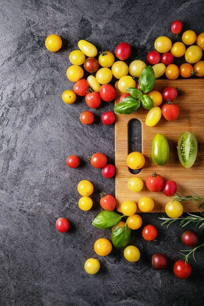 Variedade de tomates cereja — Fotografia de Stock