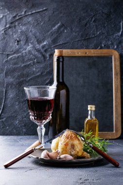 Pişmiş bütün tavuk