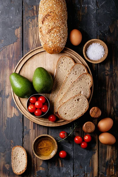 Ingredients for making avacado toast — Stock Photo, Image