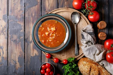 domates ve sebze çorbası