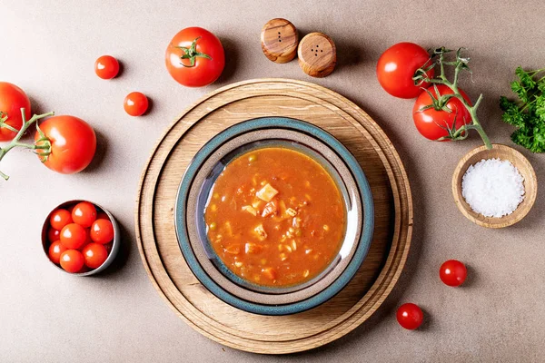 Tomat och grönsak soppa — Stockfoto