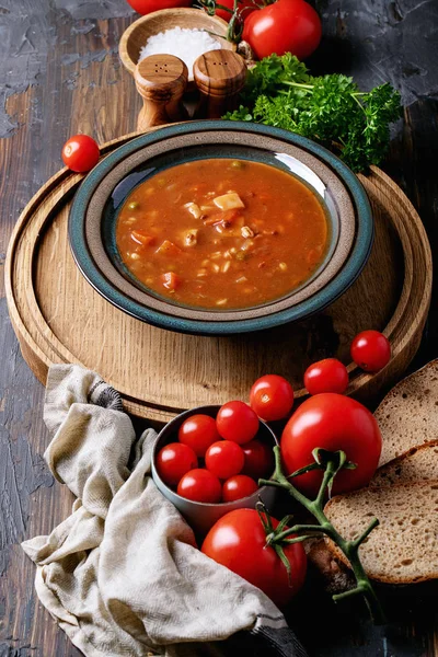 Tomat och grönsak soppa — Stockfoto
