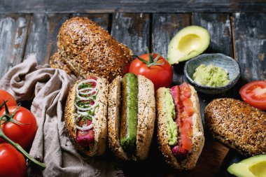 Vegeterian sosisli sandviç