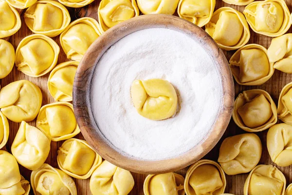 Rå traditionell Itallian ravioli — Stockfoto