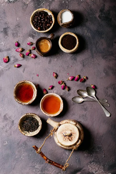 Zwarte Thee Een Keramische Kop Espresso Koffie Een Bruine Textuur — Stockfoto