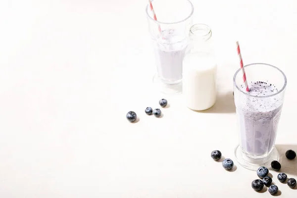 Batido Leche Arándanos Servido Con Arándanos Frescos Sobre Fondo Textura —  Fotos de Stock