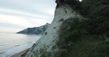 Bir dron tarafından adada: Korfu, Yunanistan su havadan görünümü