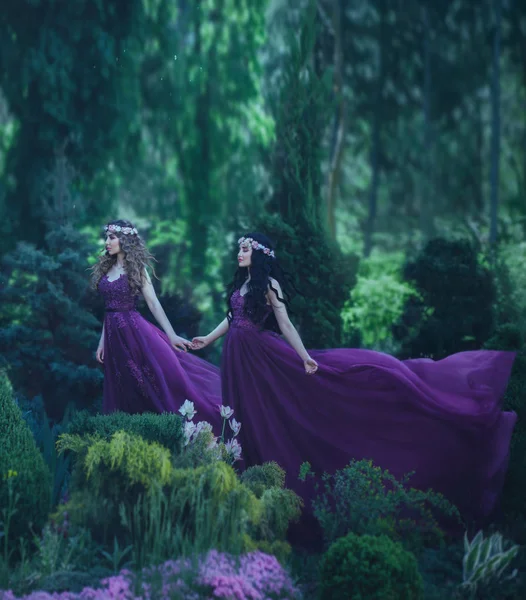 Two Girlfriends Blonde Brunette Holding Hands Background Beautiful Flowering Garden — Stock Photo, Image